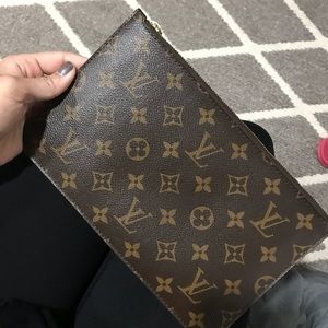 Louis Vuitton Monogram Neverfull MM/GM Pochette 💕